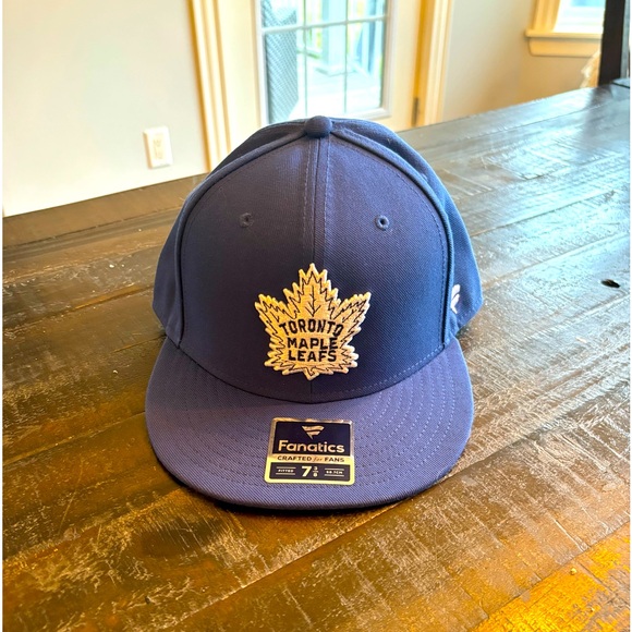 Toronto Maple Leafs Hat - Picture 1 of 2